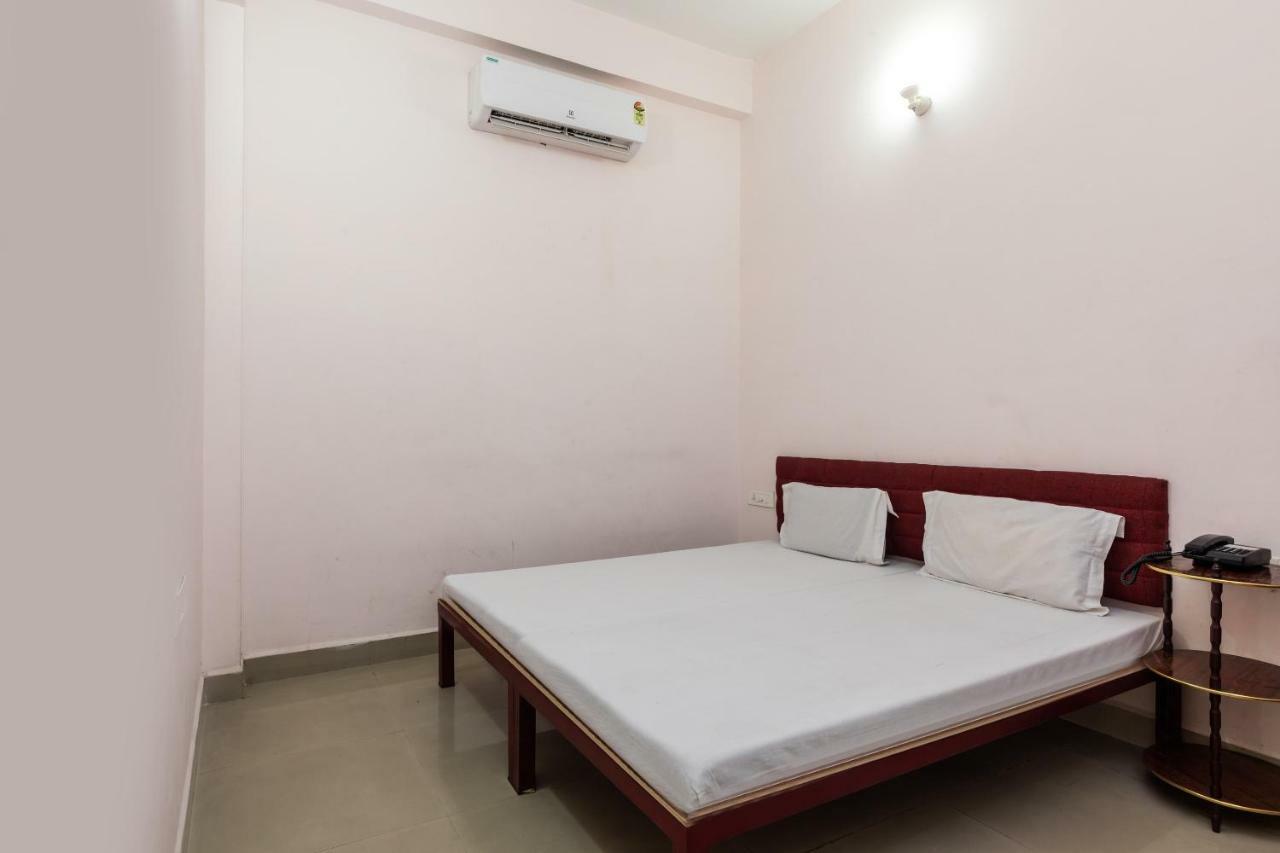Spot On 48618 Vasundhara Gardens Hotel Бопал Екстериор снимка