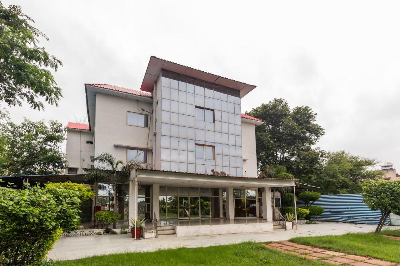 Spot On 48618 Vasundhara Gardens Hotel Бопал Екстериор снимка