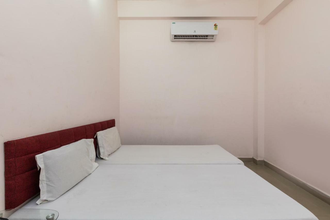 Spot On 48618 Vasundhara Gardens Hotel Бопал Екстериор снимка