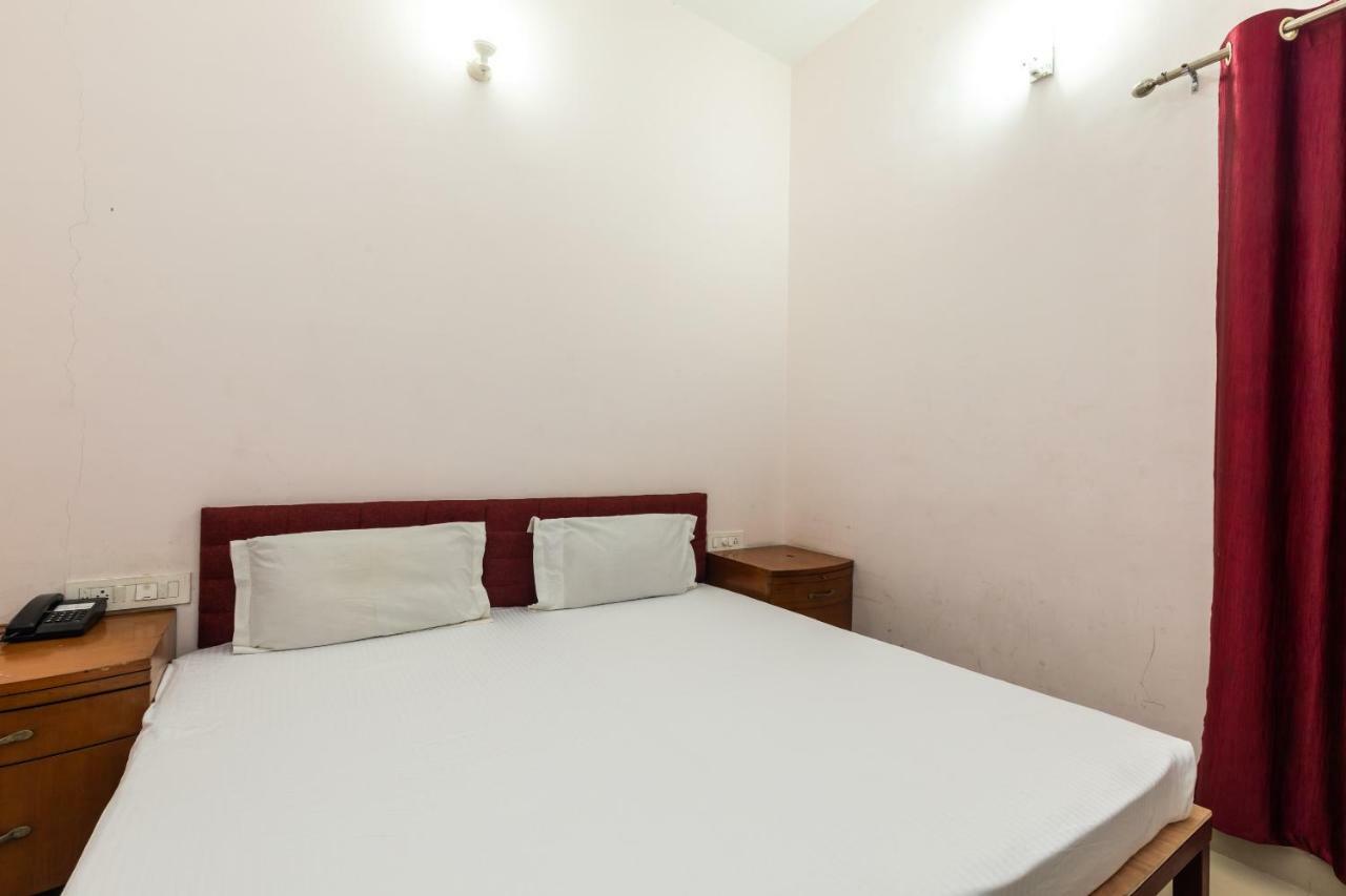 Spot On 48618 Vasundhara Gardens Hotel Бопал Екстериор снимка