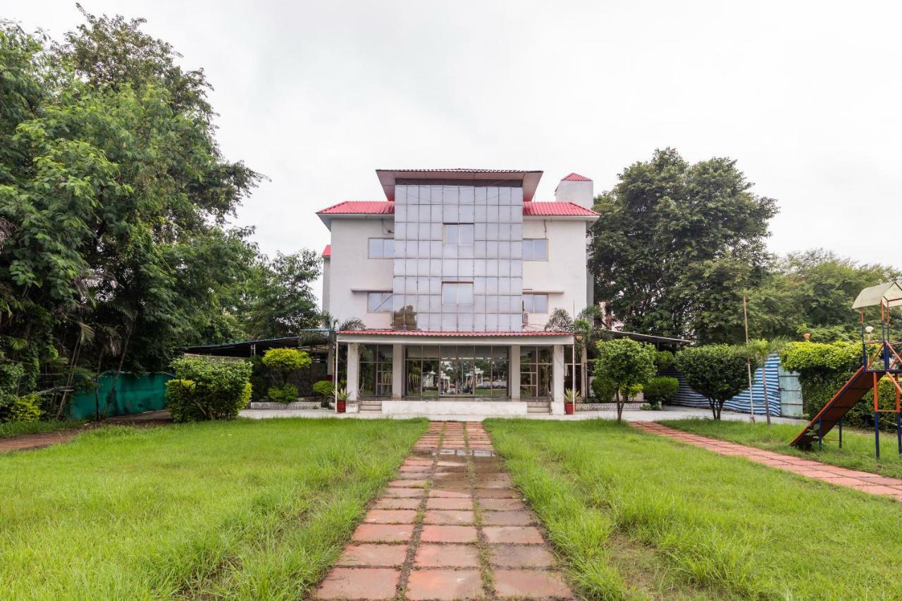 Spot On 48618 Vasundhara Gardens Hotel Бопал Екстериор снимка
