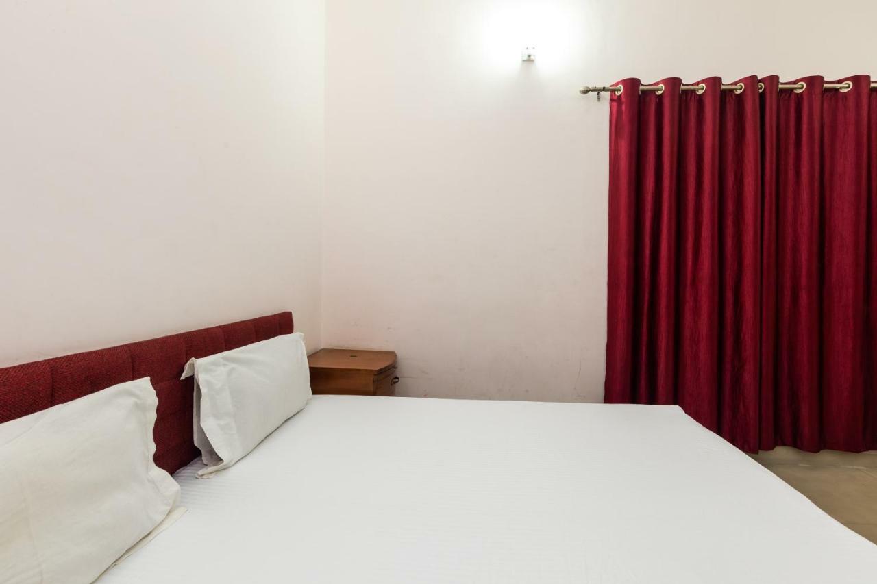 Spot On 48618 Vasundhara Gardens Hotel Бопал Екстериор снимка